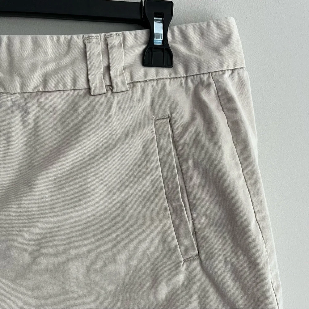 Ann Taylor LOFT Cream Women's Bermudas size 10